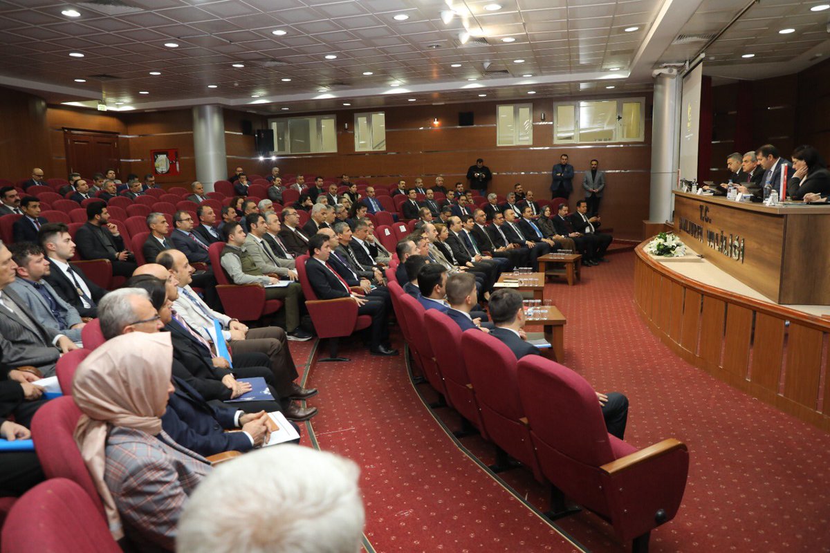 2023 Yılı Birinci İl Koordinasyon Kurulu Toplantısında Müdürlüğümüzün Yatırımlarına  Ait  Bilgi Sunumunu Yaptık.
aile.gov.tr/Sanliurfa <a href="/deryayanikashb/">Derya Yanık</a> @hasanbilici63 <a href="/valisalihayhan/">Salih AYHAN</a> <a href="/tcailesosyal/">T.C. Aile ve Sosyal Hizmetler Bakanlığı</a>