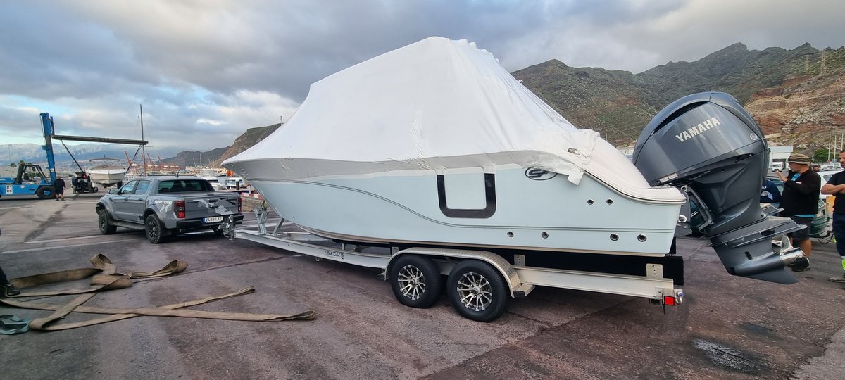 Grusertrans's tweet photo. #transportedebarco en #remolques #gondolas #planchas #camiongrúa #rransportes #transportesentreislas #camiones #transportesnáuticos #Grusertrans #Tenerife #Canarias https://t.co/Fnch28mP4e