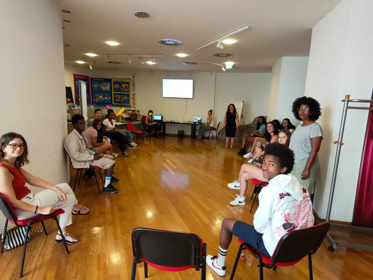 UNICEF_Italia's tweet image. “Dobbiamo premere l'acceleratore sulla consapevolezza della crisi climatica”

Anche in Italia ragazzi/e hanno partecipato all'iniziativa UNICEF #PlacesAndSpaces con idee e proposte sui diritti ambientali globali🌍 
👉 childrensviews.org

#ChildrenViews