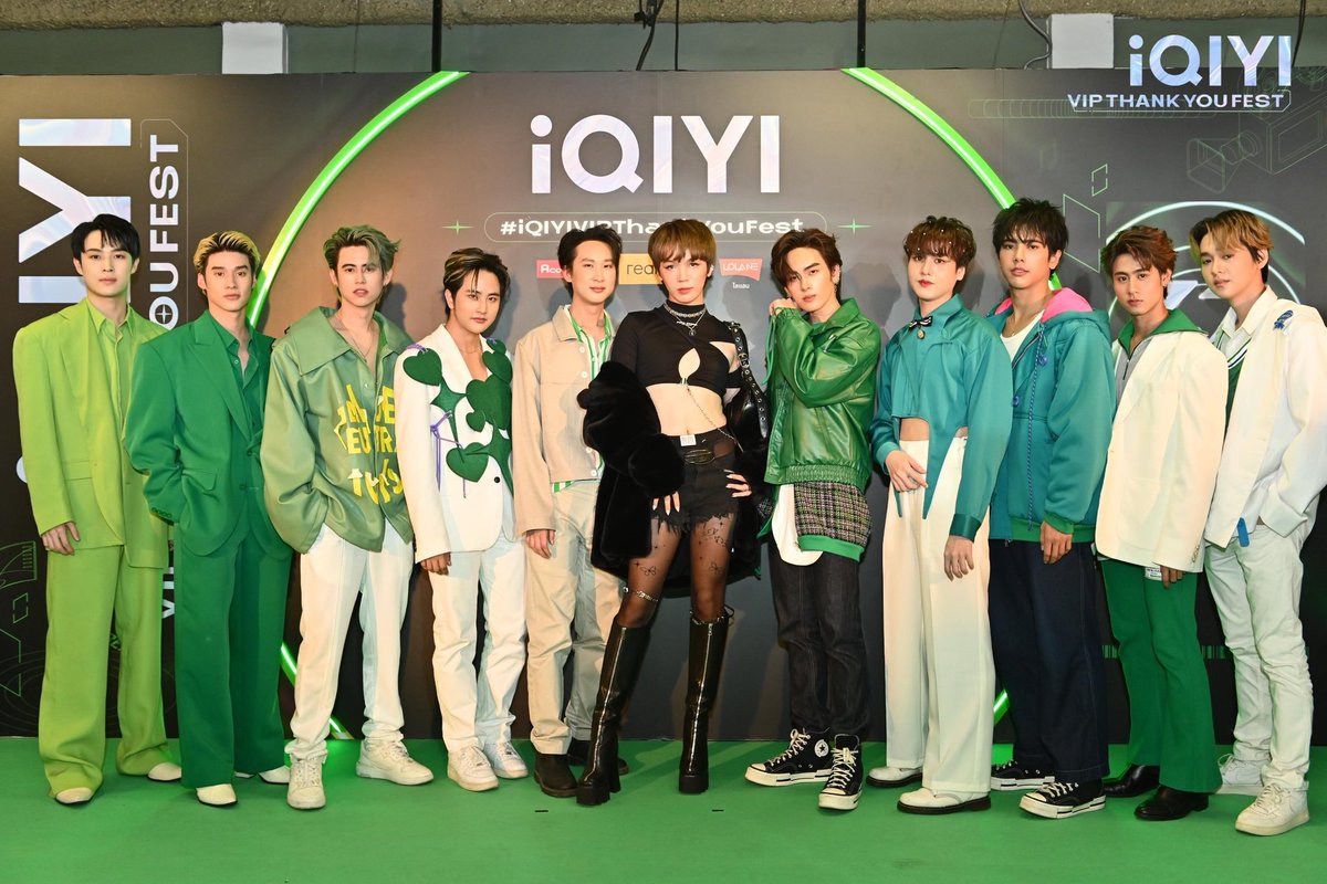 AkrgFullMoon's tweet photo. #iQIYIVIPThankYouFest 
🌐https://t.co/kBFpIGURio
Tres momentos grandes en la #AlfombraVerde💚 #MeMindY
#BeOnCloud y #Coheart 
Puedes verlo por YT. https://t.co/gO0D3dxGGh