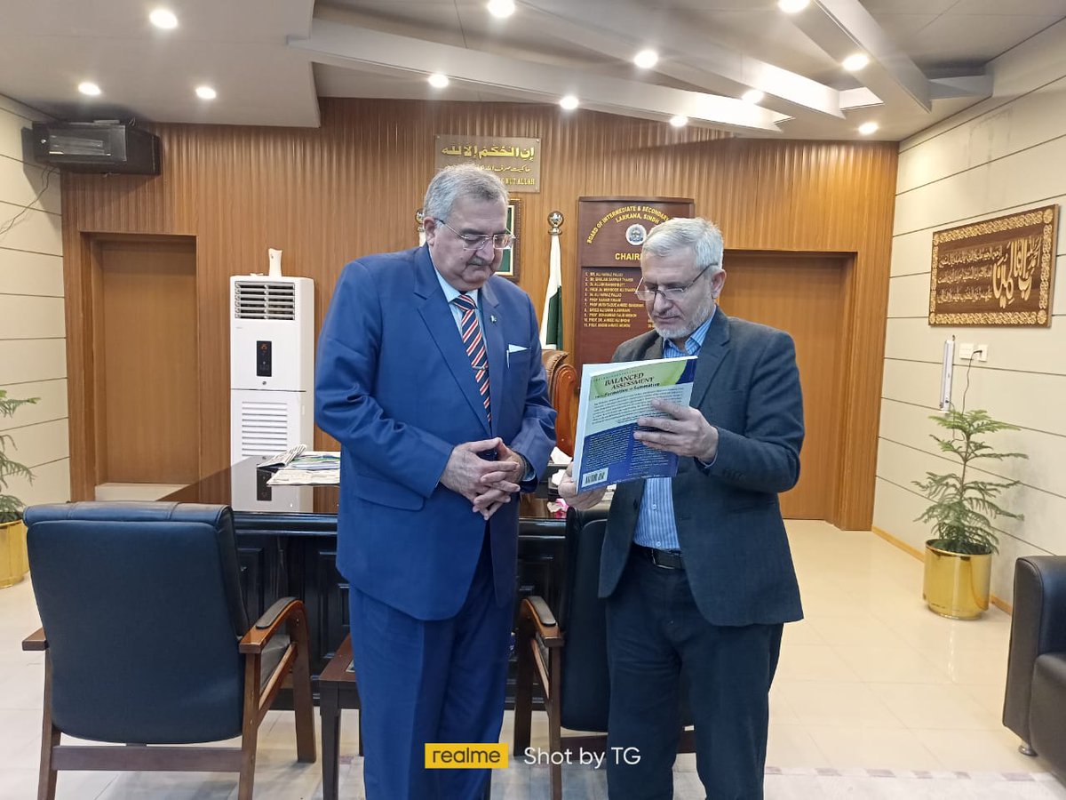 AfaqTrainings's tweet photo. Mr. Amir Zeb (Director Training &amp; Services - AFAQ) had a meeting with Prof. Nasim Ahmed Memon (Chairman - BISE, Larkana) and  discussed on conducting 'Career Counseling Seminars' for the students of Secondary 9th and 10th grades, in Larkana. https://t.co/ODTEWl5Q9G