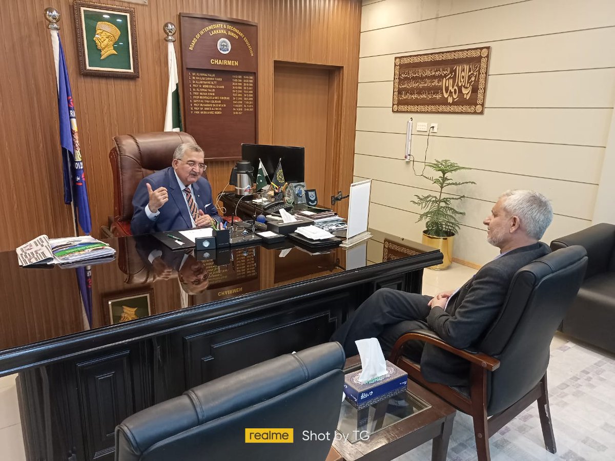 AfaqTrainings's tweet photo. Mr. Amir Zeb (Director Training &amp; Services - AFAQ) had a meeting with Prof. Nasim Ahmed Memon (Chairman - BISE, Larkana) and  discussed on conducting 'Career Counseling Seminars' for the students of Secondary 9th and 10th grades, in Larkana. https://t.co/ODTEWl5Q9G