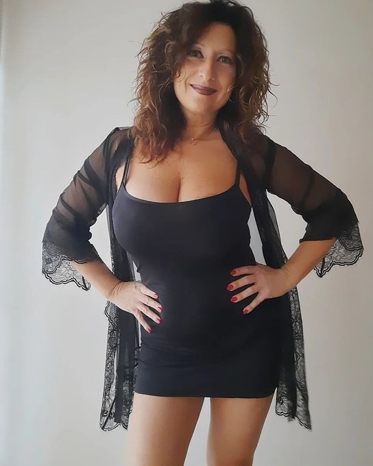 Are you ready to try a mature woman? https://t.co/ktsl4fsgRS