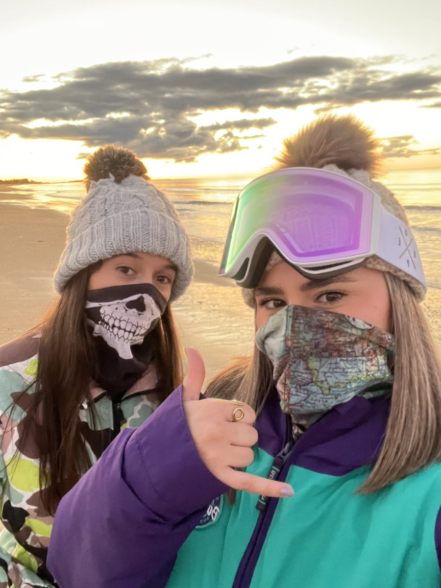 Isabellozano83's tweet photo. @RonBarceloSpain Imagínate que nos lo das a nosotras 🥹🥹🥹🥹🥹🥹🥹🥹 @RonBarceloSpain nos harías muy feliz. En la playa no se esquía tan bien 🙃🙃 #NEVALIA2023 https://t.co/WQ6bisfXZu
