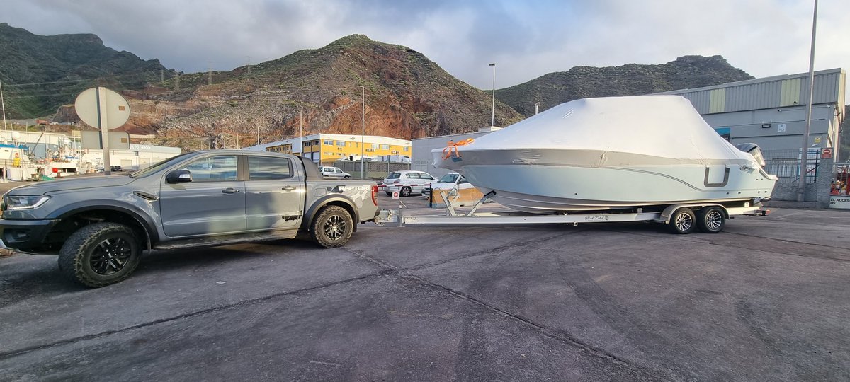 Grusertrans's tweet photo. #transportedebarco en #remolques #gondolas #planchas #camiongrúa #rransportes #transportesentreislas #camiones #transportesnáuticos #Grusertrans #Tenerife #Canarias https://t.co/Fnch28mP4e