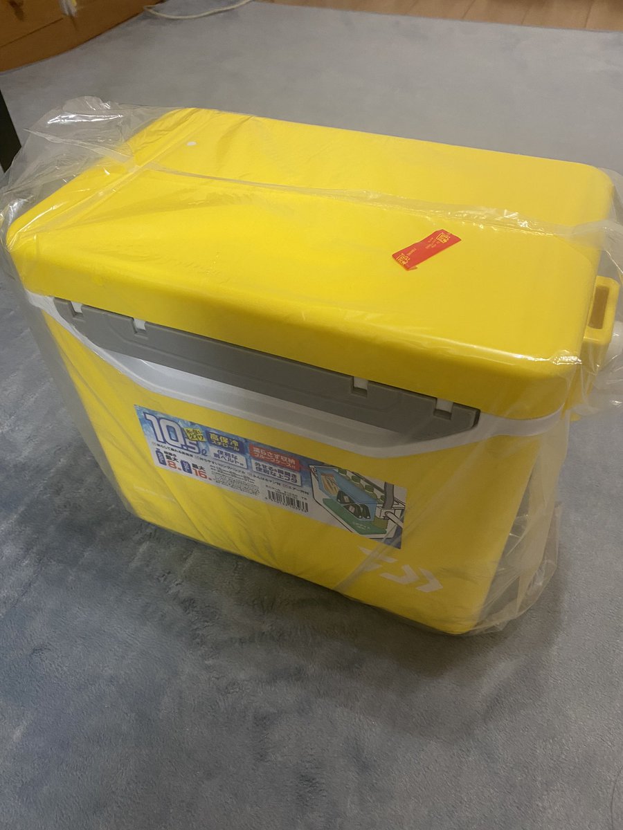 TURIPAPA777's tweet photo. 釣具屋さんに発注をかけた、クーラーボックスを、取りに行ってきました。ブクブクを、取り付ける事も出来る物です。飲み物や食べ物を、保管するのにも、便利そうだったので😊 https://t.co/PygpN1BzR9