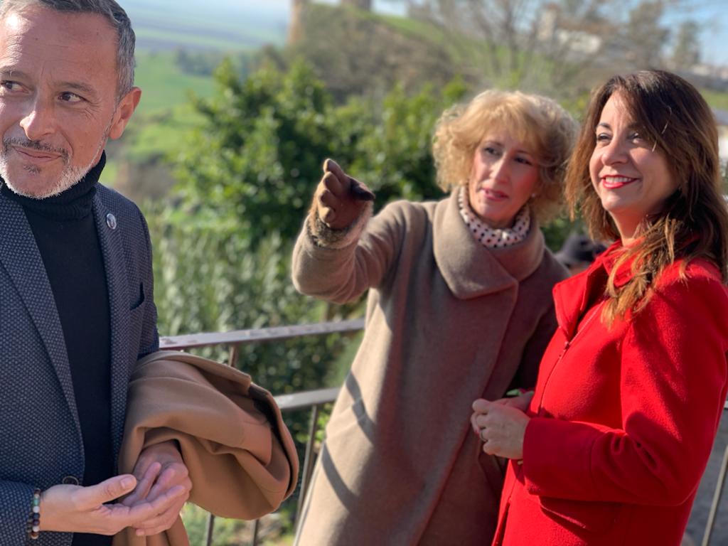 EncarniMtnezD's tweet photo. Vaya alcaldesa que va a tener #Carmona!

Contamos con una candidatura renovada y de progreso con la mejor candidata, @MaribelMontReq, para mejorar la vida de sus gentes, impulsar la movilidad sostenible y la lucha contra el cambio climático.
 
Para Carmona una oportunidad única. https://t.co/lPN5IybYv8