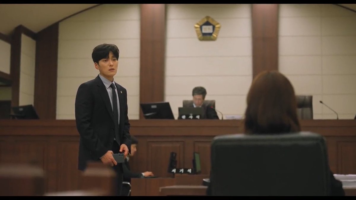 triplem11543909's tweet photo. Still rooting for these two despite all the crazy things going on. I smell some sort of noble idiocy on his part and clearly there's still feelings there. But if they do get a 2nd chance, I hope he'll be tortured a lil bit first 😝
#StrangersAgainEp3 #StrangersAgainEp3 https://t.co/62CzdZX5p5