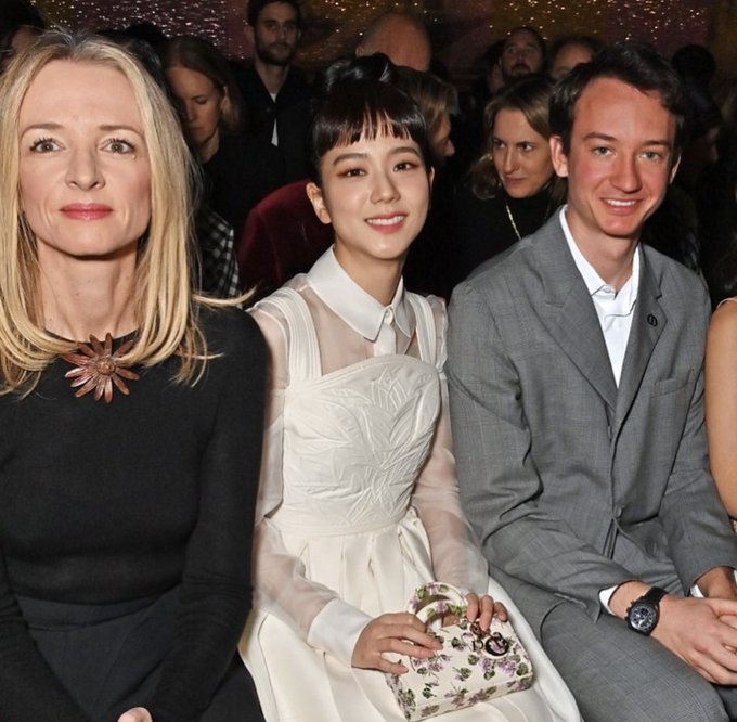 gomgomie 🪐 on X: She is the real CEO of DIOR. Miss Delphine Arnault.   / X