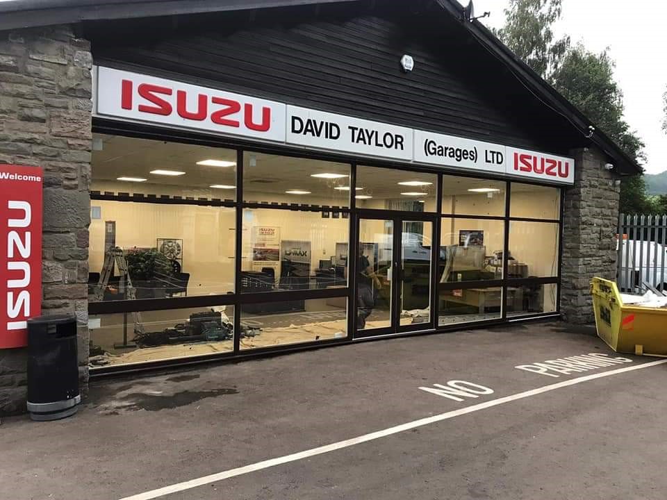 fentradelimited's tweet photo. Looking for a new & reliable supplier for your commercial aluminium projects? Shopfronts & screens manufactured for the trade reliably delivered without delay! Get in touch to see how we can help you grow on (01633) 547787 #aluminium #service #reliability #FIT23 https://t.co/MUPeF7FYTI