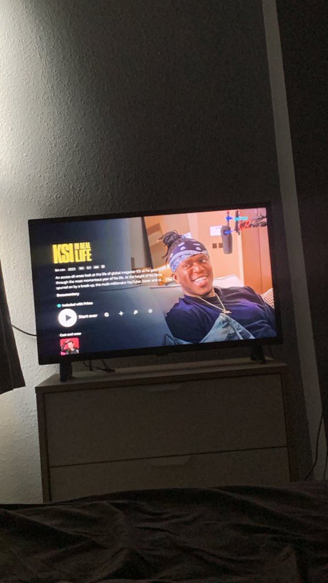 DZ4NNY's tweet photo. @KSI this doc is levels, mad love 🤟🏾#KSIInRealLife #KSIDocumentary https://t.co/FjZ8EUR5r9