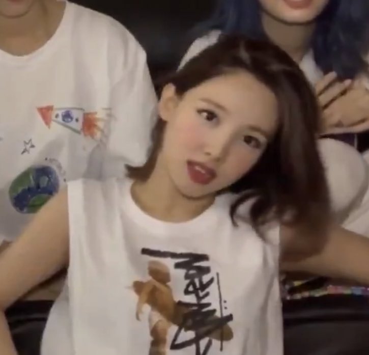 💙popstarnayeon💙 On Twitter Rt Mnymilf I Need Short Haired Nayeon 