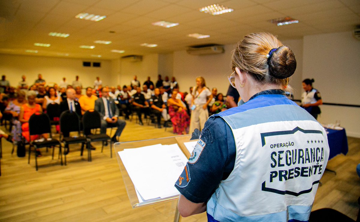 DelaroliMarcelo's tweet photo. Um #TBT mais do que especial! 🚔👮🏽

A Operação Itaboraí Presente completou um ano de atuação na cidade, no dia 14 de janeiro. E no dia 17 foi realizada uma solenidade para homenagear os Policiais Militares que inauguraram a base e os que se destacaram ao longo do ano. https://t.co/iUiTj55X5o