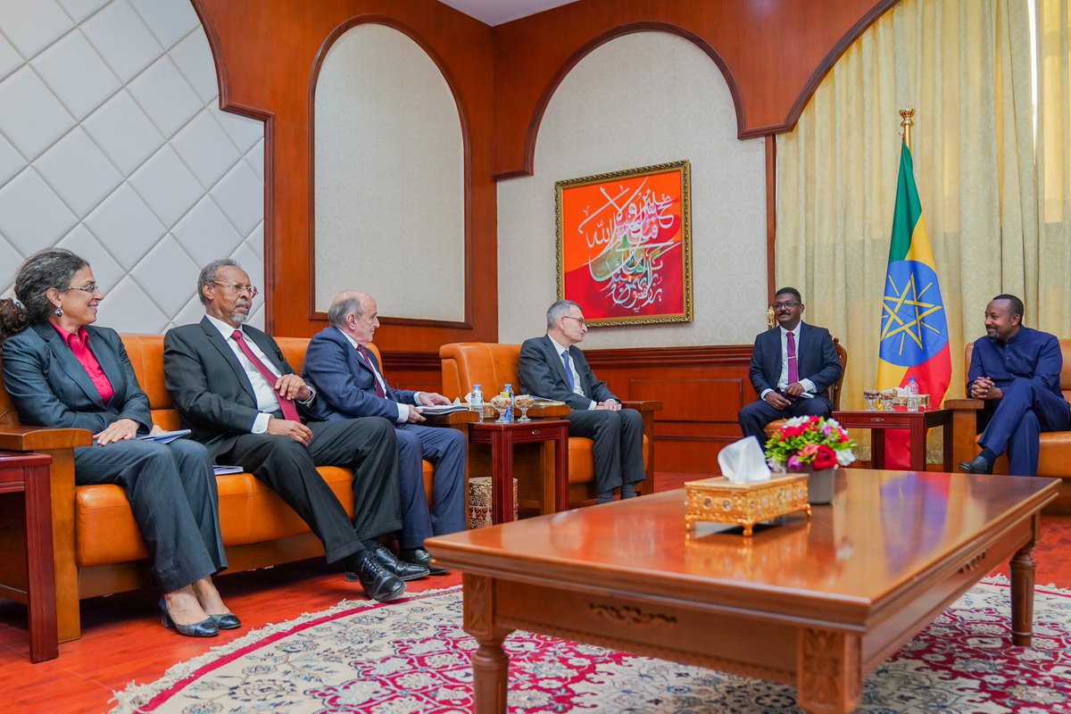 PMEthiopia's tweet photo. He encouraged the people of Sudan and all political parties to find home grown solutions. 2/2

#PMOEthiopia https://t.co/VBRAk4UrsO