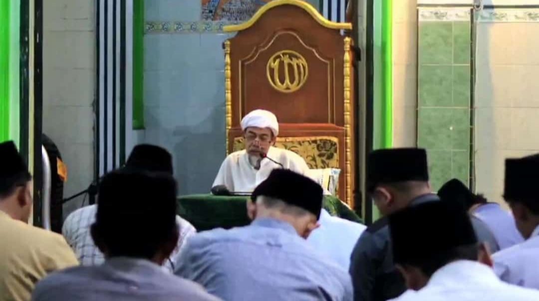 yaanms_'s tweet photo. Wong ndue ilmu kok kalah karo nafsune berarti ilmune ora manfaat.
علم لا ينفع وجوده كعدمه
اللهم إنا نسألك علما نافعا وعملا متقبلا أمين
#Ngaos selosonan Kh. Muhammad Najih MZ. https://t.co/mh0Brxww0D