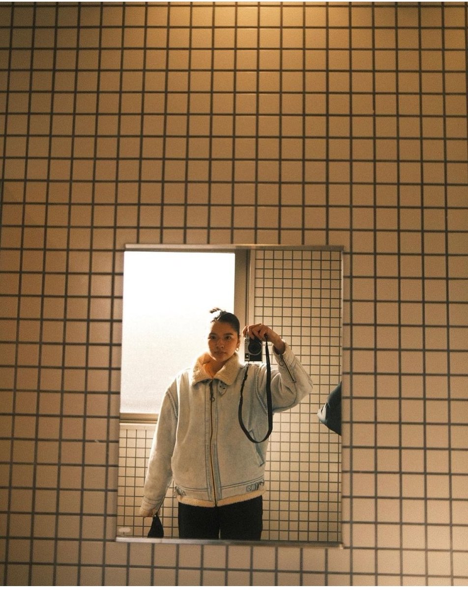 kailaverse_'s tweet photo. mirror mirror on the wall ??🪞#SelKaiDay https://t.co/bmlvaFi8Zq
