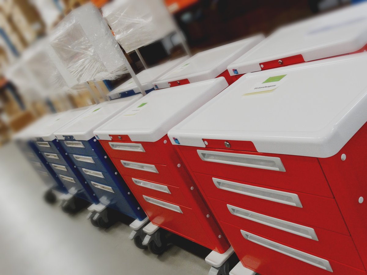 allmodul's tweet image. Voor een #ROC in Flevoland leveren wij 8 #medisch #modulaire 600x400mm wagens. In twee fraaie #RAL kleuren gecoat. #scholen #zorgsector #zorg #verpleegopleiding 🏫👩‍⚕️🟥  🟦