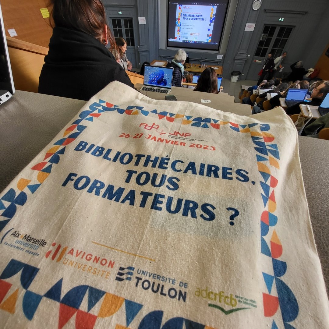 BUBMontaigne's tweet photo. [#Formation] 👩‍🏫👨‍🏫 Nathalie, responsable de la formation des publics, et Gilles des @BUBMontaigne sont à Marseille (@univamu @Biblio_amu) pour 2 jours d'échange dans le cadre des Journées Nationales des Formatrices et Formateurs #JNF2023 @ADBU_Officiel ! ➡️ https://t.co/zcdKXSNVOL https://t.co/st6qaAeIgC