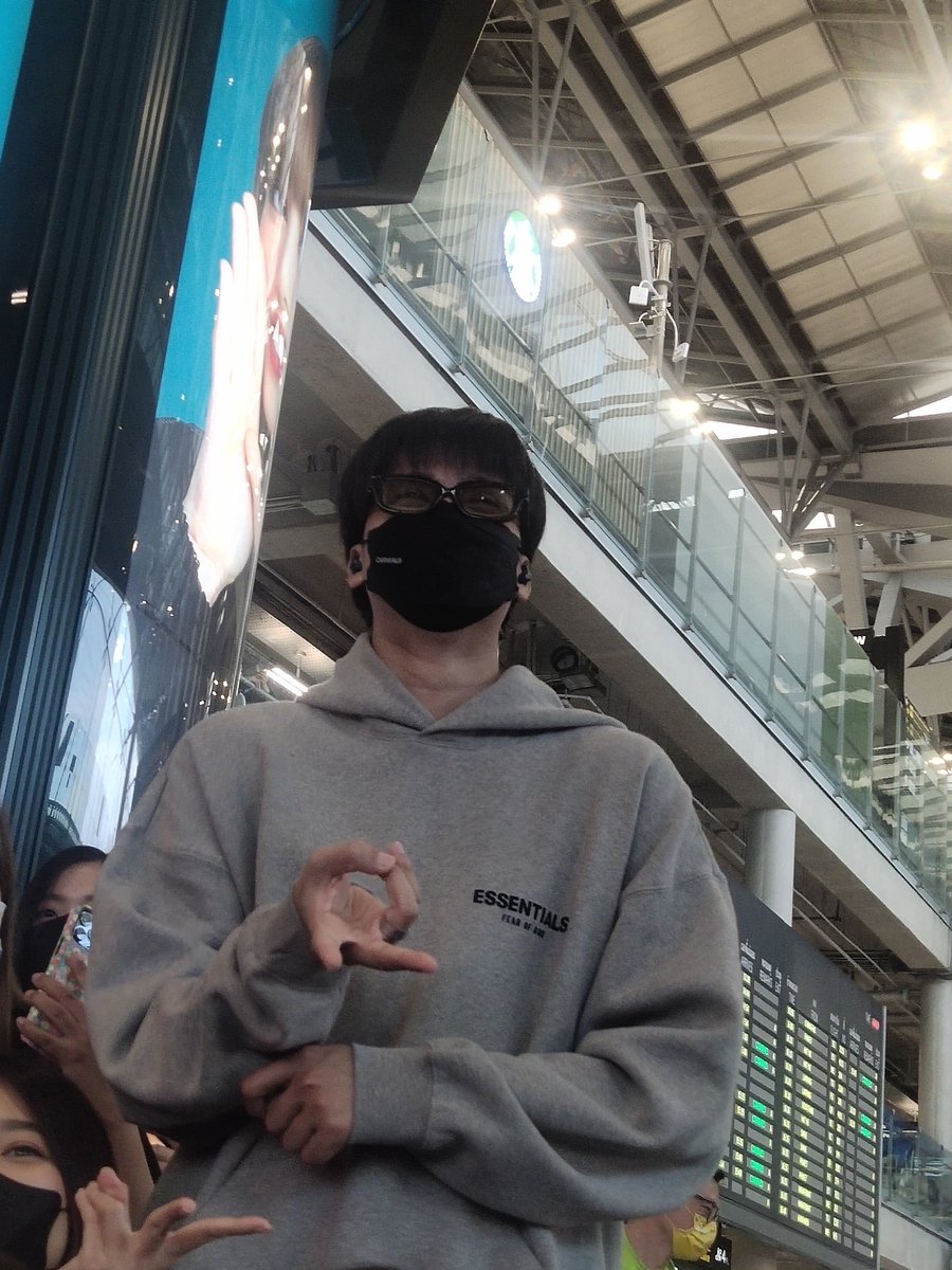 JrComArt's tweet photo. คิดถึง #NONTUBER ขึ้นมาทันที หรือถ้าทำ Vlog ระหว่างการเดินทางในครั้งนี้ ให้แฟมได้ดูคงดีไม่น้อยเลยอ่ะ ทั้งหมดที่คิดออกมาก็แค่คิดถึงนนท์ธนนท์ #NONTTANONT เท่านั้นเอง https://t.co/1aNDwAbBnv