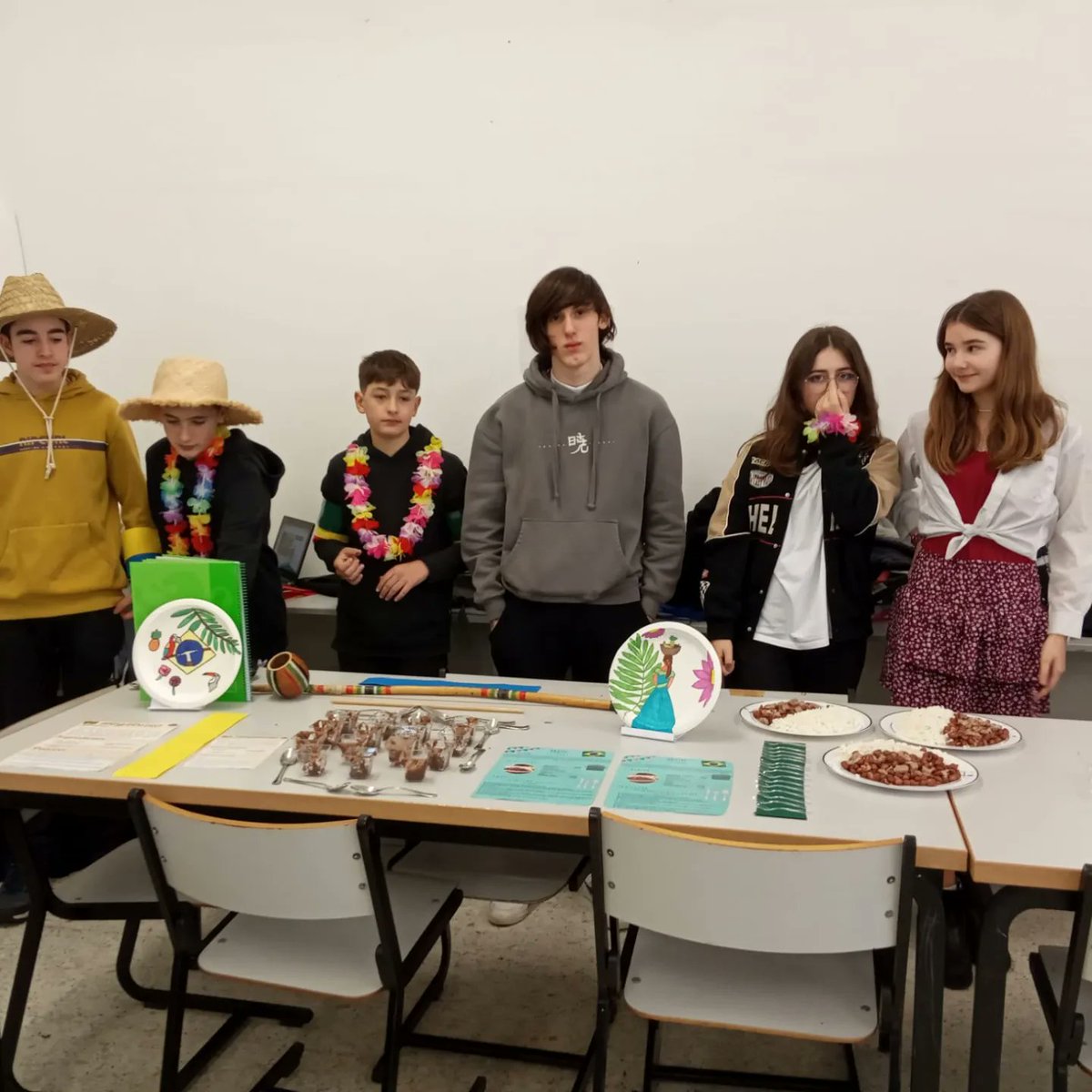 DBH 2 - JAN eta JAKIN. Herrialde eta kultura ezberdinen azoka gastronomikoa. Plater gazi eta gozoak aurkeztu eta dastatzeko aukera.
-
#lasallezarautz #ikasleaerdigunean #HobeElkarrekin #ITBLaSalle #lasalle #lasallezarautzeskolaberria #zarautz