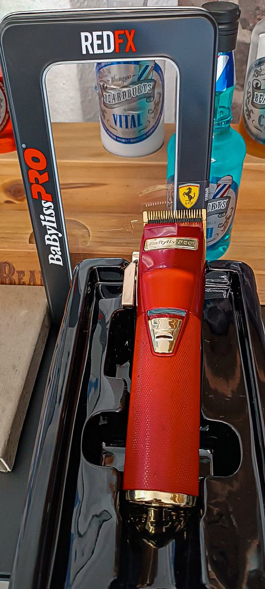 PeluquerosMora's tweet photo. No escatimamos en calidad para nuestros clientes 💈 El motor @Ferrari se une a nuestra barbería 😜💪🏻

@BaByliss 🫶🏼

Nueva incorporación a @PeluquerosMora 🏎️💨

#ferrari #peluquerosmora #babyliss #babylisspro #barberia #barbershop #leganes #redfx https://t.co/iGa9DHQsQP