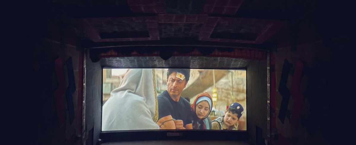 Even thought it was a “break” but the fan in me overpowered the writer and we went together in almost packed single screen theater somewhere in Wai, near Panchgani to watch <a href="/iamsrk/">Shah Rukh Khan</a> spread love and kick some bad guys in #Pathaan 

It does feel like a personal victory
👑