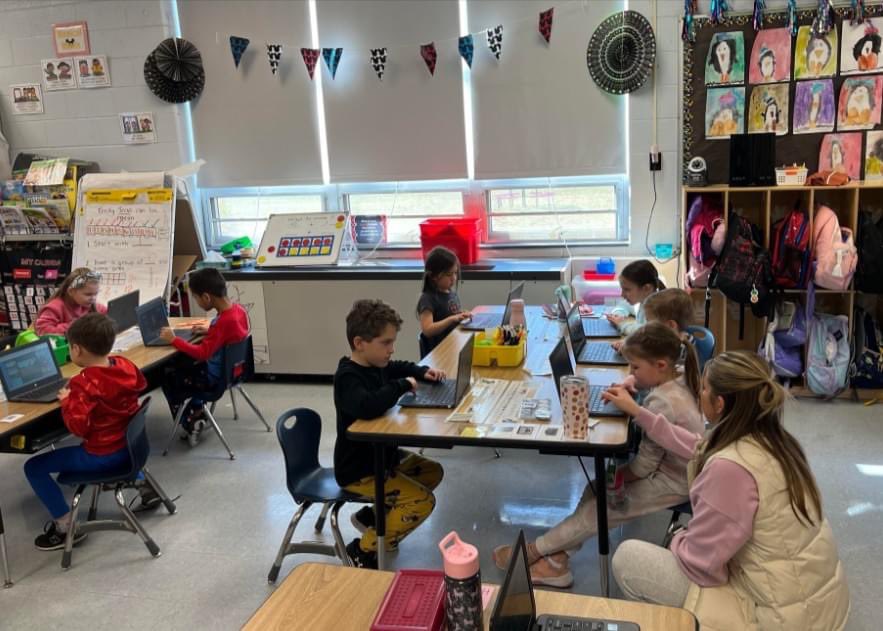 WeAreEGTSD's tweet image. Beginners are full steam ahead using Chromebooks! They’re learning to sign in using their @clever badges, how to use the trackpad to navigate, open and close a tab and window, and how to type letters on the keyboard. They really love using #edtech with Mrs. Gray! #EGTSDproud