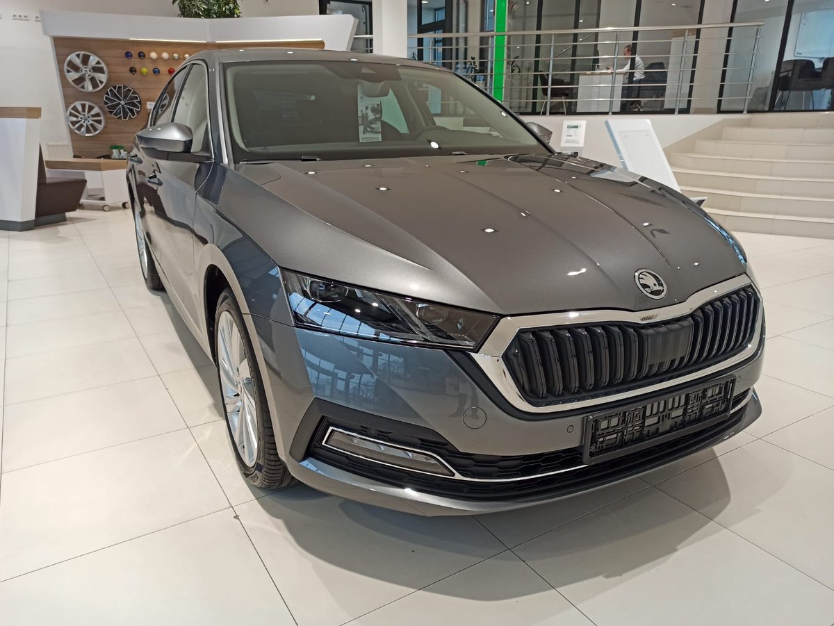 Carlypl_'s tweet photo. Nowa #Skoda #octavia oczekuje na wydanie dla naszego stałego Klienta. Tym razem padło na #leasing https://t.co/qYT3sXl4EJ