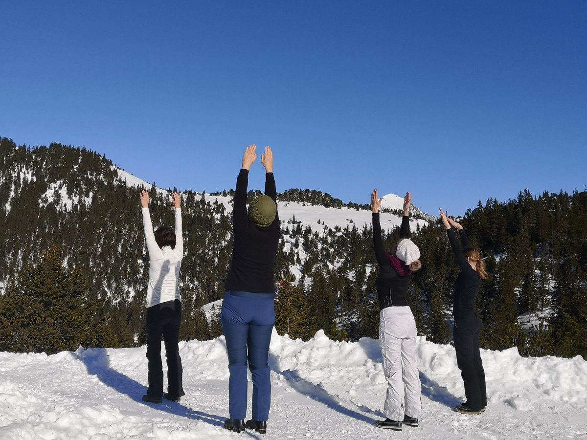 LI_Travel's tweet image. Am 30. Januar geht es mit unserem Winterwochenprogramm weiter: Entspannungs-Yoga im Schnee, Tierspuren lesen oder doch eine Schnupper-Schneeschuhtour? Hier ist für jeden das Passende mit dabei. ❄ fcld.ly/8xji5t1 #liechtenstein #familydestination