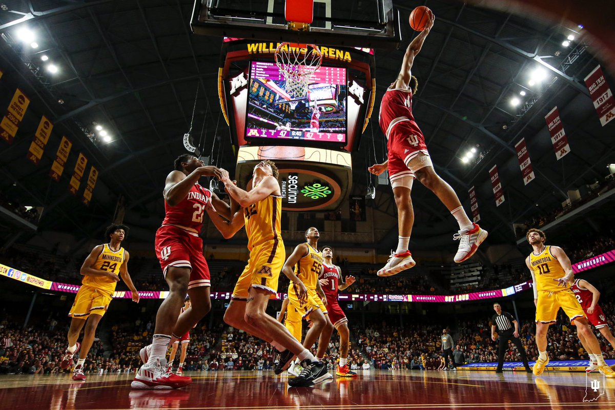 IndianaMBB's tweet photo. Good morning, Hoosiers. ☕️☀️

Start your day off right by looking at this beautiful image our photographer captured last night. https://t.co/PrCYbx10AV