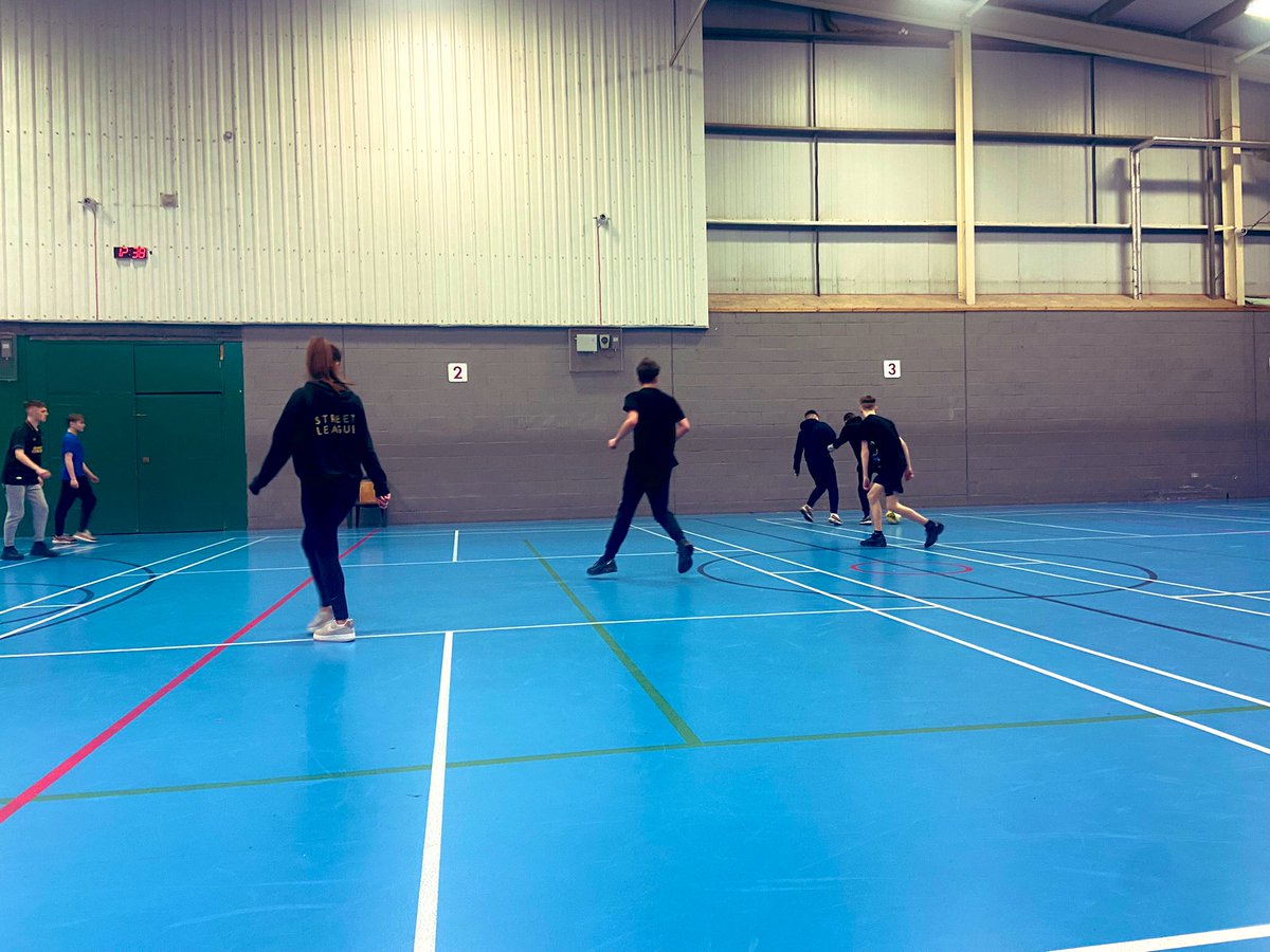 SL_Ayrshire's tweet photo. Great 1st week with our new East Ayrshire group in @SL33EAC where the young people got to know each other, take part in quizzes, bingo and sport as well as looking at barriers they wish to overcome over the next few weeks #NOLB #FullHouse #BreakingBarriers https://t.co/OVFEdY7qss