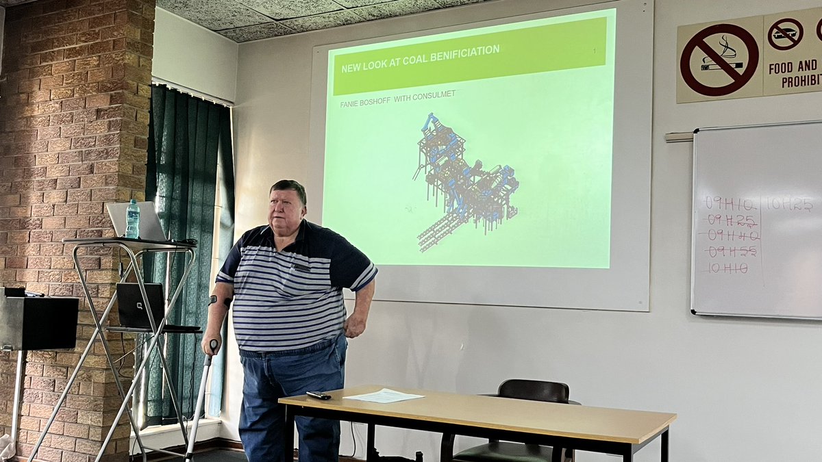 SACoalPrep's tweet image. Fanie Boshoff from Consulmet presenting on “A new look at coal beneficiation”
#sacpstechnicalmeeting #sacps #coalprocessing #coalbeneficiation