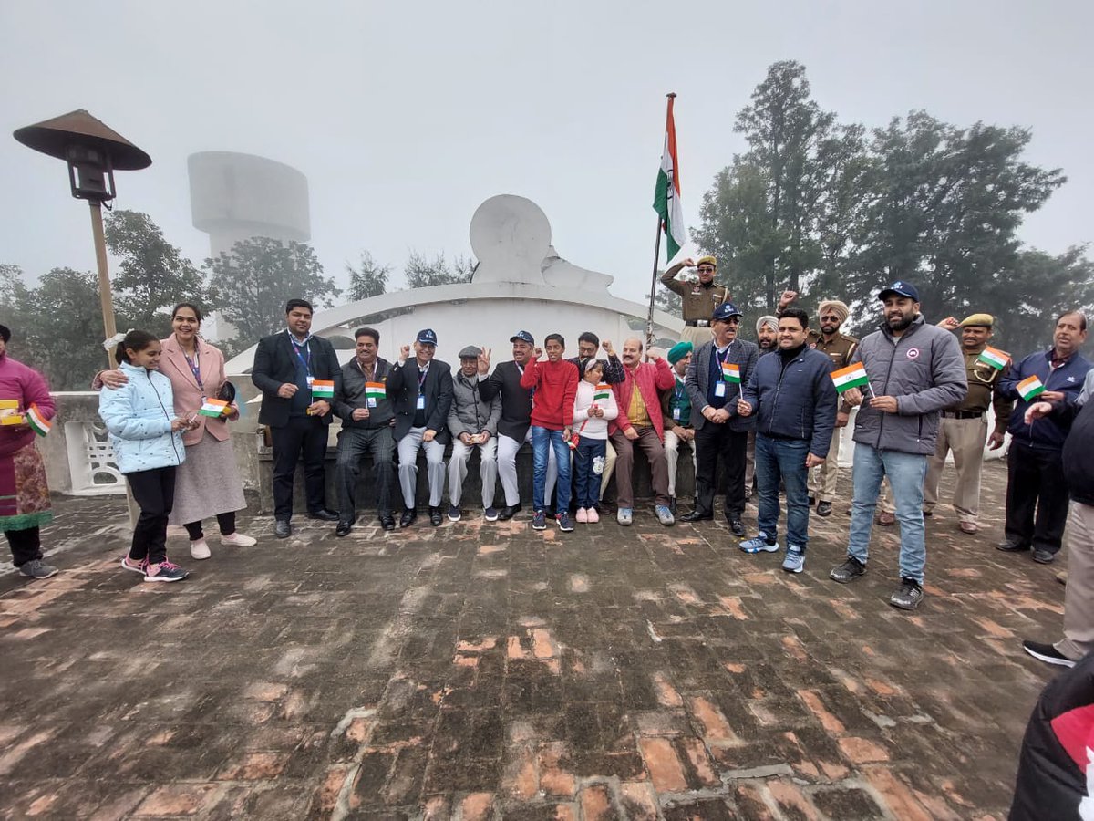 vatsa74's tweet photo. Republic Day Celebration at @TheOfficialSBI Hoshiarpur
Pledge taken #Nationfirstcharactermust.
@CGMSBICha https://t.co/IXMAi2KN6p
