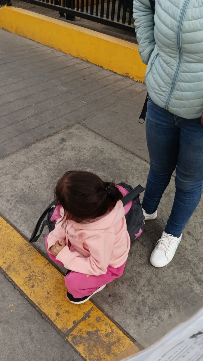 Hola <a href="/Minsa_Peru/">Ministerio de Salud</a> Julia Briceño no llegó a su cita de ayer por los bloqueos en la carretera central. Ella viene de La Merced con su menor d 7 años, en la puerta del Hosp del Niño le dicen q debe volver en 1 mes xq Urología es solo los 25. Por favor, ¡este es un caso excepcional!