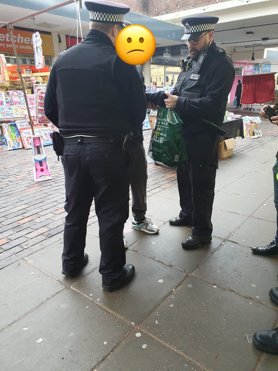 Our first #Catford street briefing today with <a href="/MPSRusheyGreen/">Rushey Green Police</a>, <a href="/LewishamCouncil/">Lewisham Council</a>, Catford Centre security and business reps - intelligence sharing pays off, with an offender of interest identified, prevented from shoplifting and issued a CPW injunction! 🥳🥳 great work everyone!