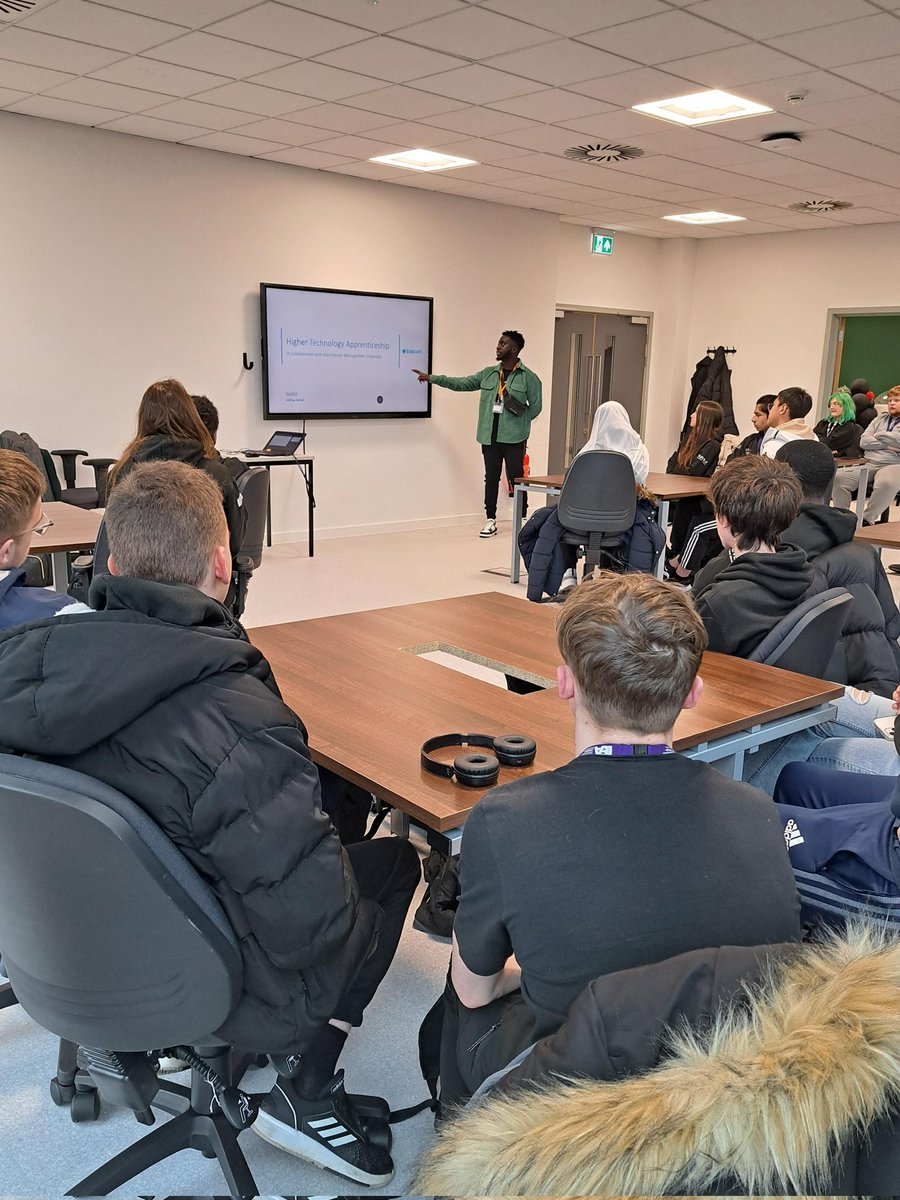 Thank you to our Alumni Josh for coming in to talk to our T level students about degree apprenticeship opportunities at Barclays and for running judging first year programming competition this year. We really do appreciate it! #givingback