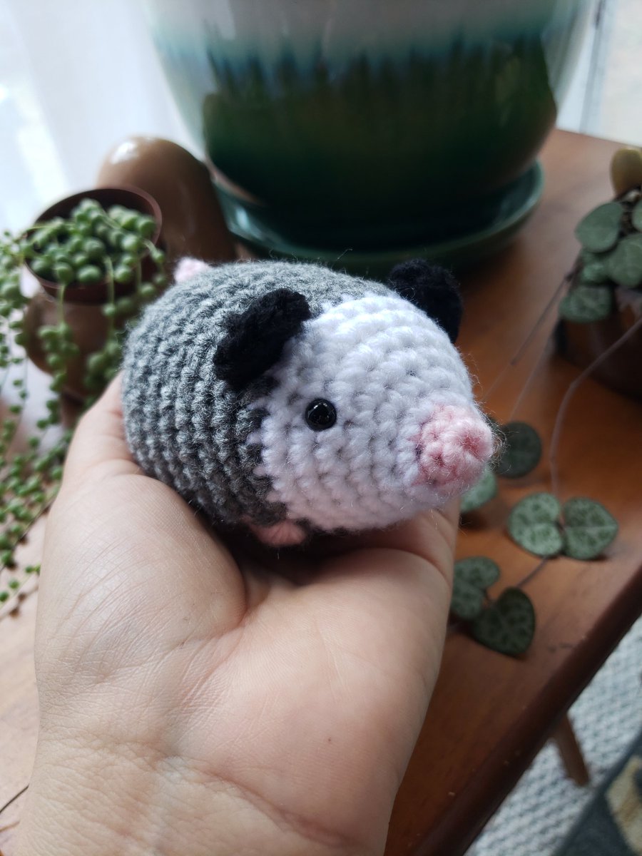 I've really been wanting to sit down and make some of these lil babies!! They are available for pre-order in my shop right now!! Who doesn't want a pocket possum?? etsy.com/listing/126064…