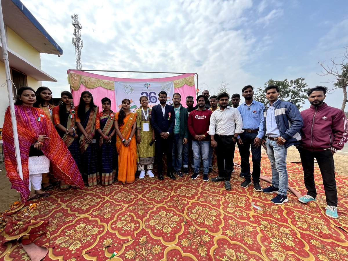 shine_ngo_'s tweet photo. आज हमारे स्कूल पर 74वाँ गणतंत्र दिवस बड़े हर्षोल्लास से मनाया गया। इस अवसर पर मुख्य अतिथि श्री एल. बी. शाही व श्री संजय यादव व निदेशक श्री शमशाद आलम जी ने राष्ट्रीय ध्वज फहराया। 
बच्चों ने सांस्कृतिक प्रस्तुति दी। 

सभी देशवासियों को गणतंत्र दिवस की हार्दिक शुभकामनाएँ 🇮🇳 https://t.co/x6UsRvpV17