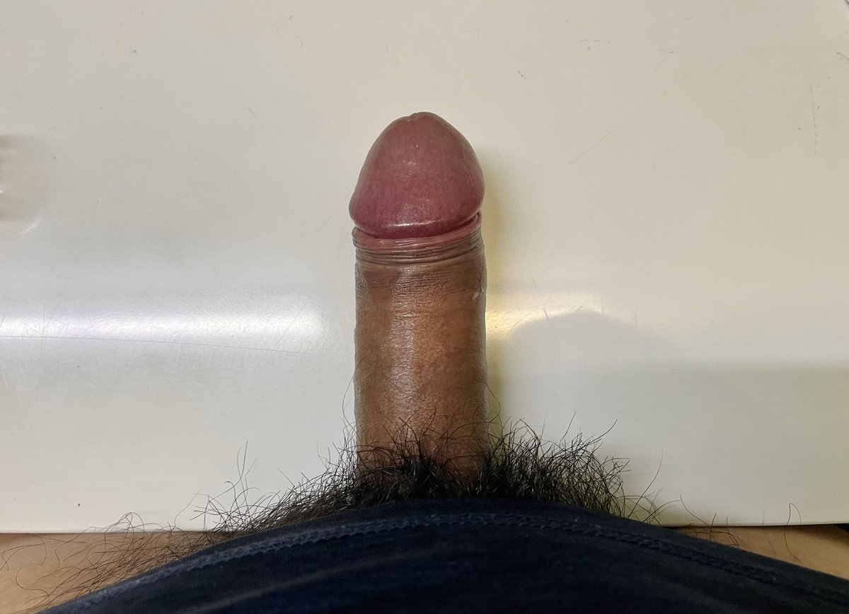 ooozzwo's tweet photo. 從初一到初四，每天都要打一兩槍
想被幹，又不敢約，金害
想喝一杯嗎🍺熱騰騰新鮮的 https://t.co/Gw4RZ7tCVk
