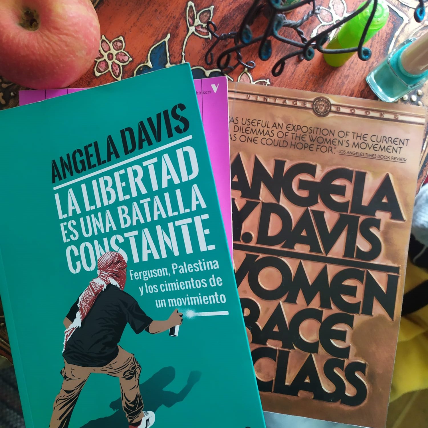 Happy birthday Angela Davis! 

Find some of her groundbreaking work in the link in our bio 