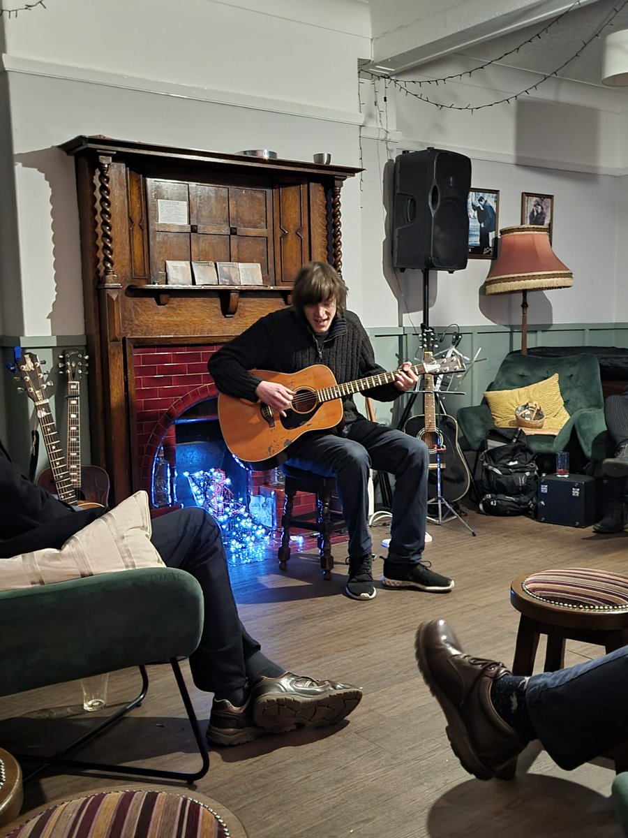 It was a great night at Crookes Folk Club last
week. It was my first time playing there and it's a
really nice room and atmosphere for acoustic music -
really enjoyed listening to everyone play.

Cheers!

#sheffieldmusic #crookes #folkmusic
#acousticguitar  #gigs #livemusic