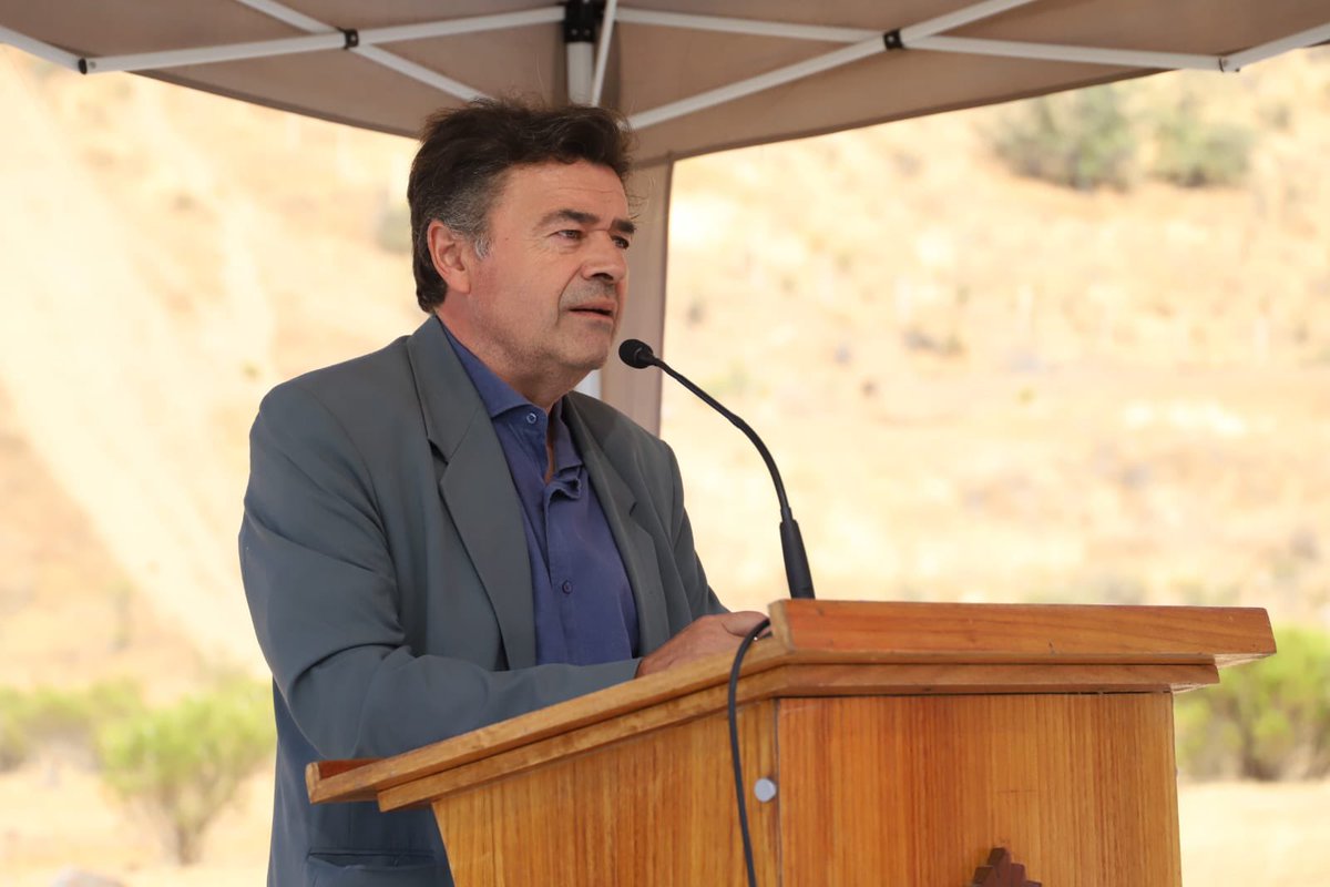 MinagriCL's tweet photo. Avanzando en la protección frente a incendios forestales🚫🔥

Hoy el ministro @tvalenzuelavt junto al decano de @agronomiauchile, @conaf_rm, @MMAMetropolitan, @Muni_Maipu y @Senapred presentaron el nuevo Sistema de Detección Temprana de Incendios Forestales Firewatch para la RM. https://t.co/CBqTMWEwek