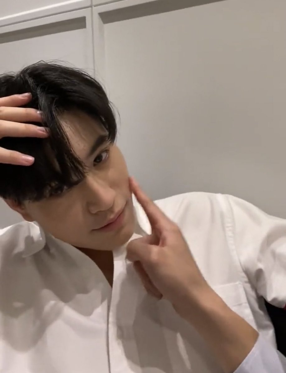 เรางอนอยู่เธอก็อย่ามาจิ้มแก้มดิ เดี๋ยวมันเผลอยิ้ม
