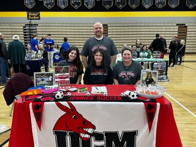 Mikayla Ernst tweet media