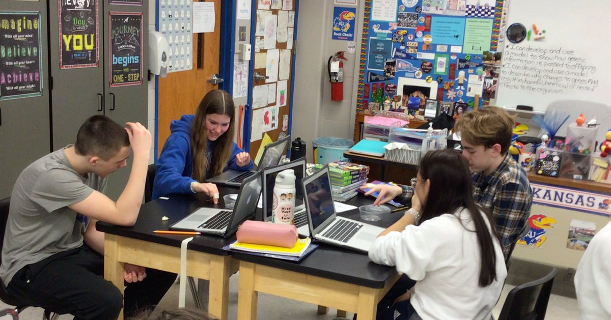 WRscience_13's tweet photo. Modeling genetic mutations @WRidgeMS https://t.co/2C89EQvbZ7