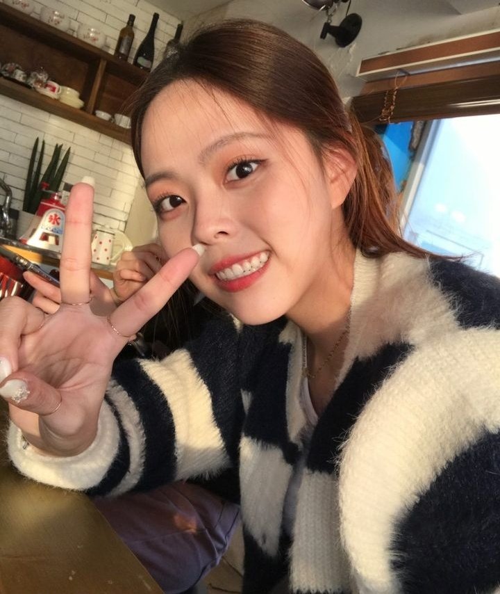[📸] 02.02.23 update: Desde que foi filmado com 7, não é como eu naquela época?  Ensino médio ~ 21 anos

 #MIJEONG
 #AZER #아제르