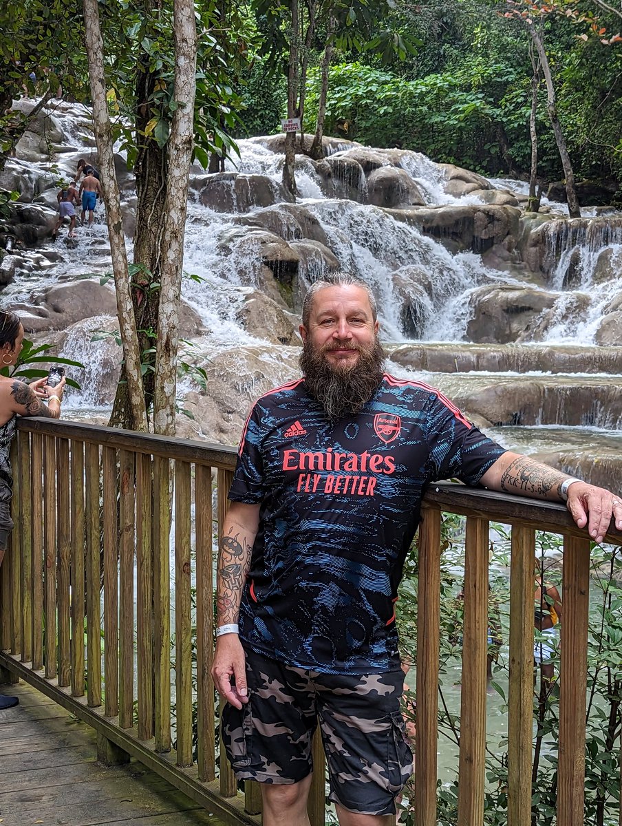 Shredder71's tweet photo. Climbed up Dunn's River Falls today. Such a fun experience. Got soaking wet but it was so worth it. https://t.co/6CmQkATI6u