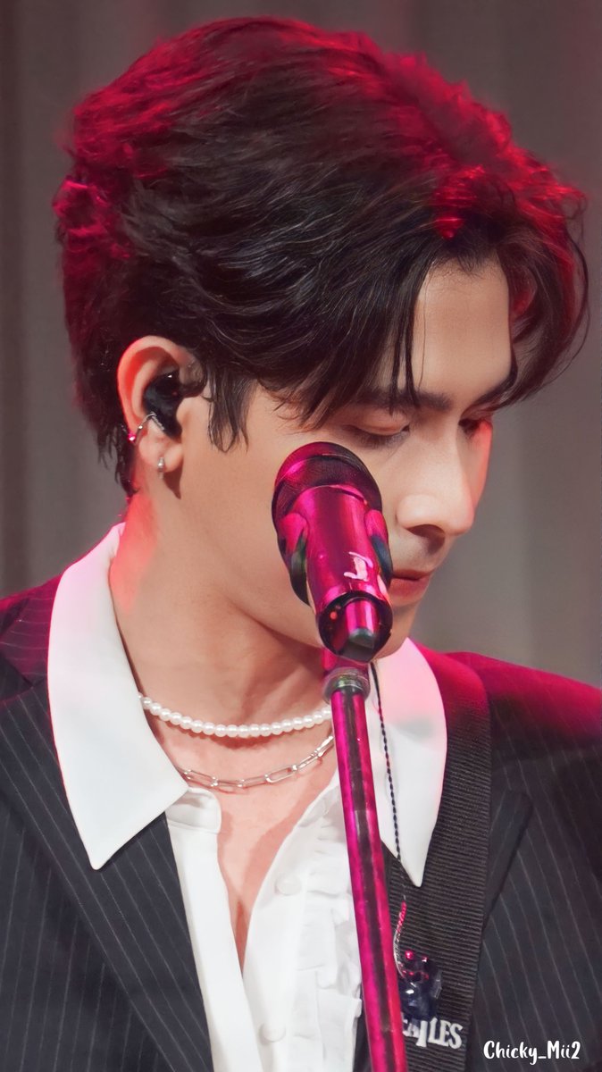Chicky_666's tweet photo. 🎤อยากฟังทอมมี่ร้องเพลงอีก มันโครตดี
   
ตอนรอเข้างาน ประตูปิดทอมมี่ซ้อมร้องเพลง
ไม่เห็นว่าใครร้อง 

แต่พอขึ้นมาโน๊ตแรกก็รู้แล้วว่าเป็นเสียง “ทอมมี่” 
เสียงดีมีเอกลักษณ์มาก

จะรอฟังเสียงของทอมมี่อีกน้า
🎼🎶🎵🎹📝🎵🎼🎶
@tommysittichok 
#tommysittichok 
#StarMee 
#100upsknXTommy https://t.co/txXKEH54RA