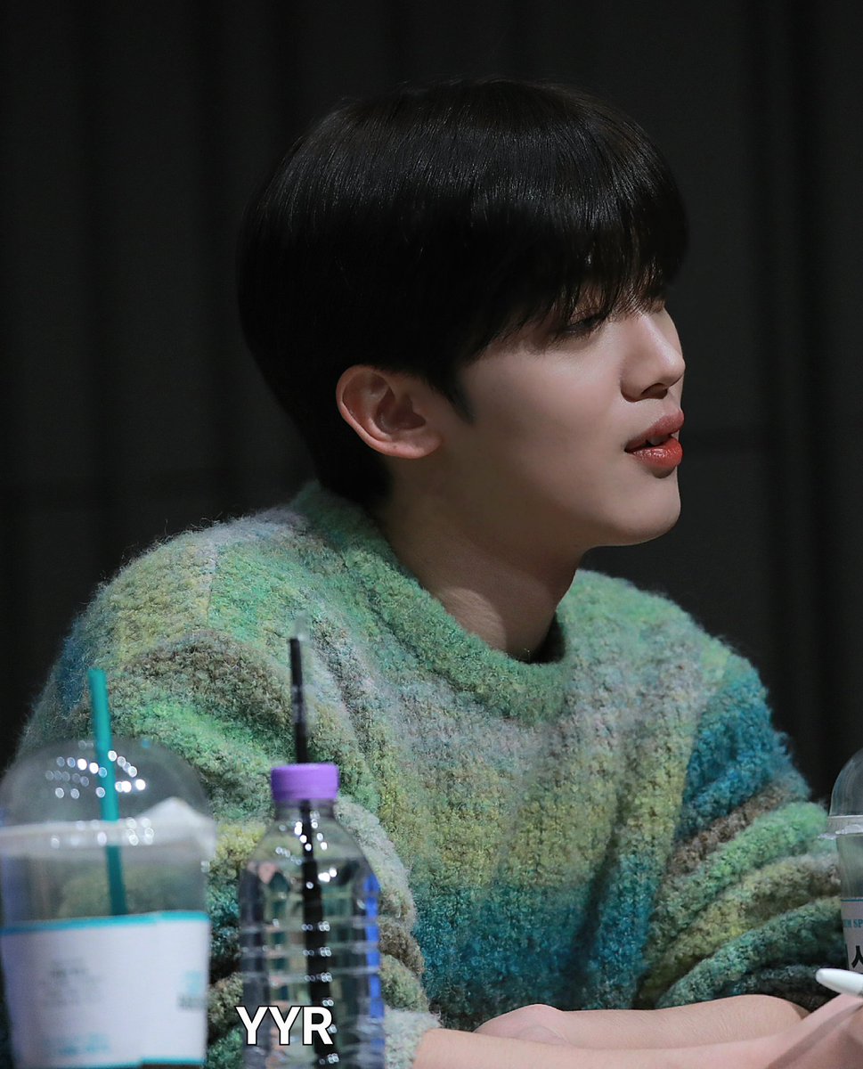 YYR__0922's tweet photo. #김요한 #KIMYOHAN 
🌈 무지개떡 마냥 말랑말랑 요한이
보고프다아아아아 https://t.co/xshwd5OTX6