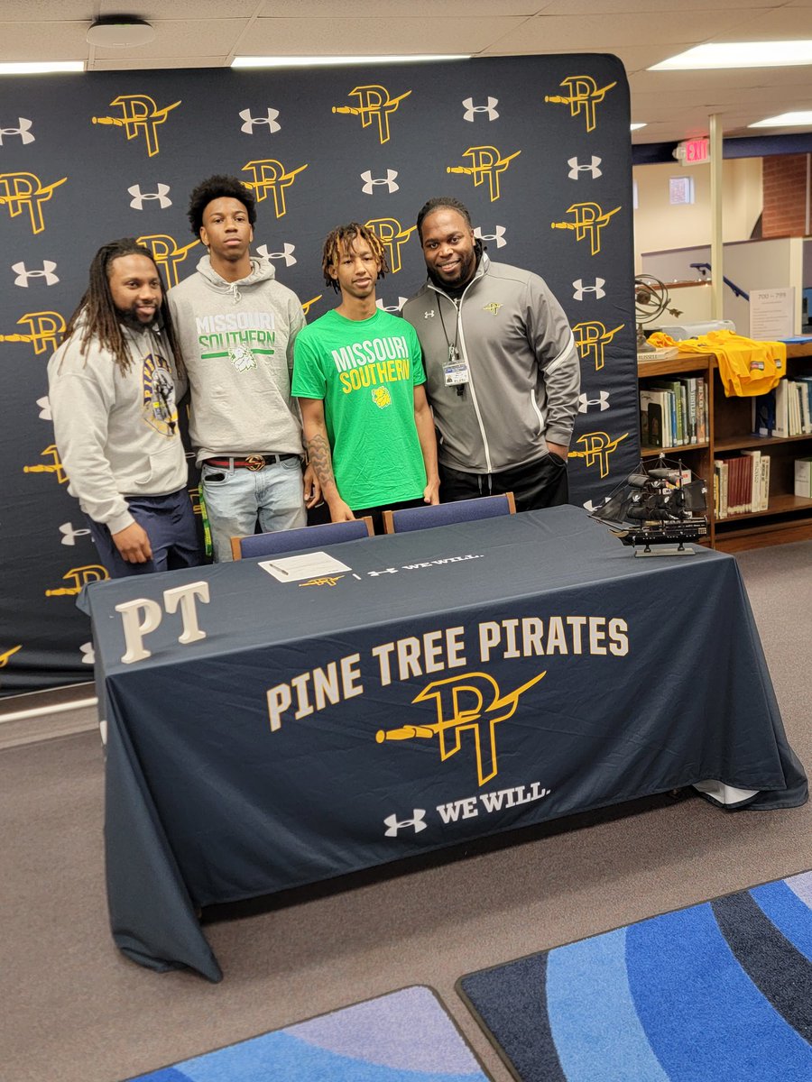 Very proud of these two young men. I'm happy/blessed to have gotten the opportunity to coach/mentor them over the past 6yrs. Keep Striving for greatness and keep the Man Above 🙏🏾 1st in all you do.
<a href="/AyedatsFuller/">Jonathon Fuller</a> and <a href="/GaryAmare/">Amare Gary</a>  #CharacterMatters #ALLIN #SigningDay #txhsfb